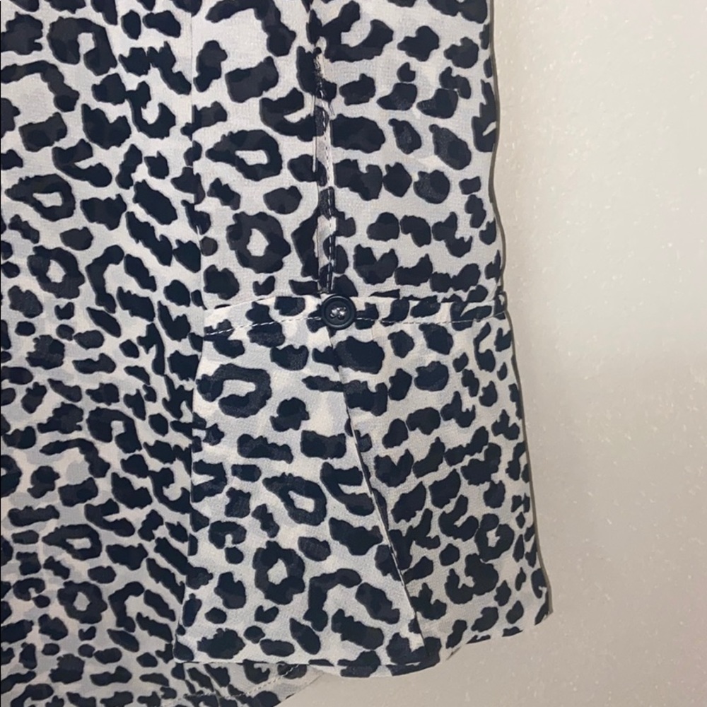 Cheetah Collard Blouse - Picture 6 of 11